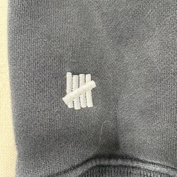 Undefeated Varsity Bomber Jacket Mens Medium Snap Button Embroidered VTG y2k 90s - Picture 7 of 7